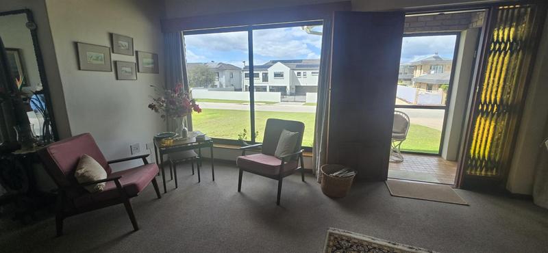 4 Bedroom Property for Sale in Outeniqua Strand Western Cape